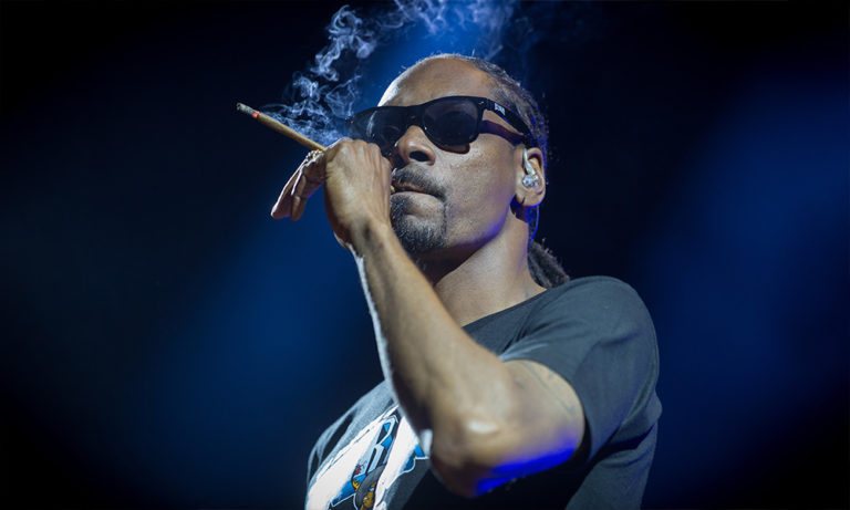 Snoop Dogg Trolls With Smokeless Statement