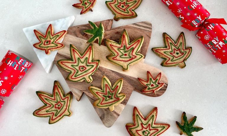 How to Make Ganja Gingerbread Christmas Cookies How to Make Ganja Gingerbread Christmas Cookies